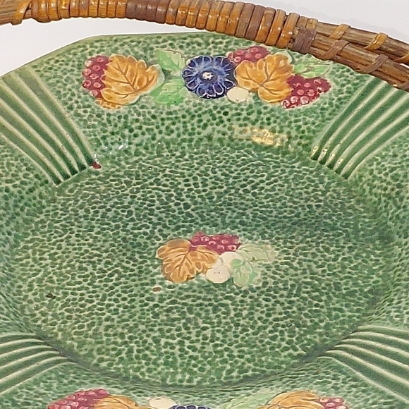 Vintage Rattan Handled Ceramic Plate Green and Fall Leaf Pattern Made In Japan - Picture 2 of 9
